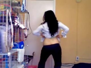 Aziatisch sweetheart dansen en strippen op webcam