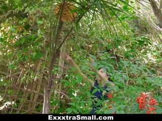 Exxxtrasmall - stramt asiatic adolescenta pasarica umplut și fillled cu ciocănitoare