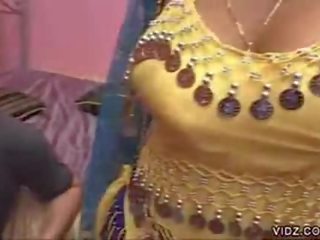 Incroyable indien appel fille donne se à une étalon