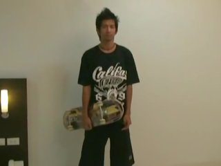直 skateboard adolescent
