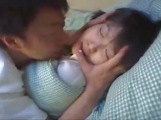 Magnificent azjatyckie nastolatka pieprzony przez jej ojczym