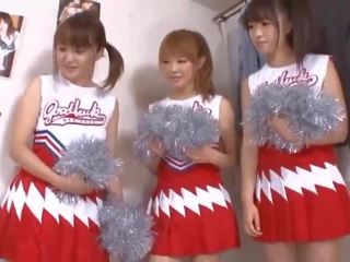 Three big süýji emjekler ýapon cheerleaders sharing manhood